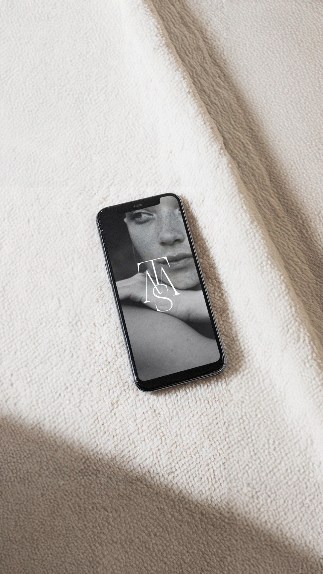 iPhone Screen Light Mockup